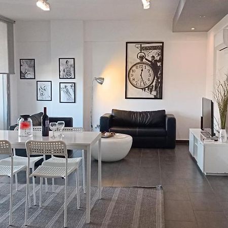 Dezo Luxury Town Apartment Larnaca Exterior photo