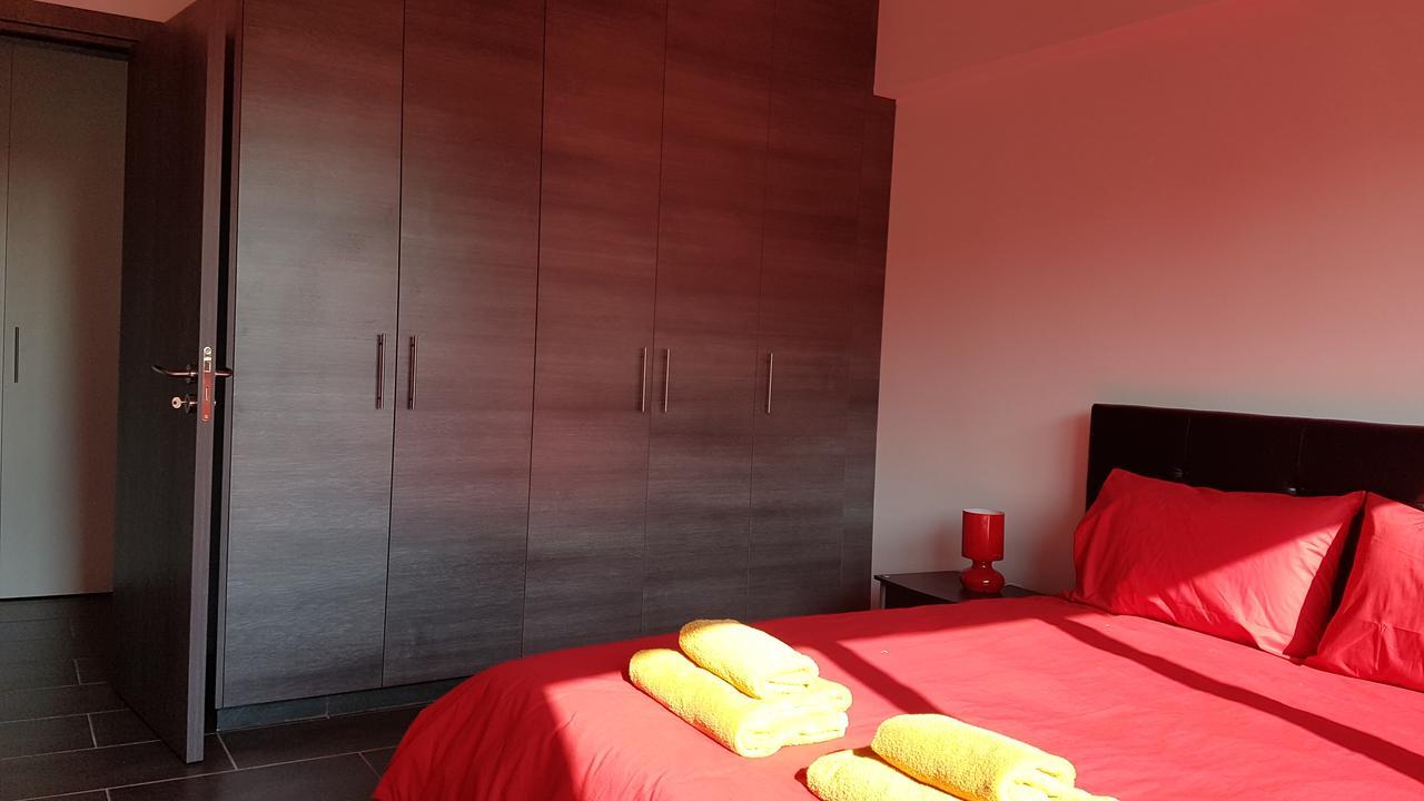 Dezo Luxury Town Apartment Larnaca Exterior photo