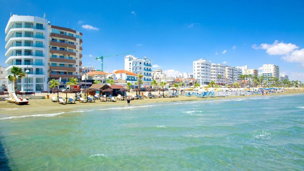 Dezo Luxury Town Apartment Larnaca Exterior photo